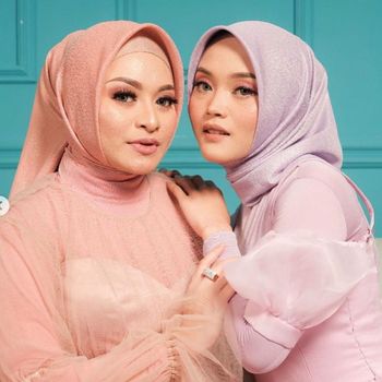 Nathalie Holscher dan Putri Delina