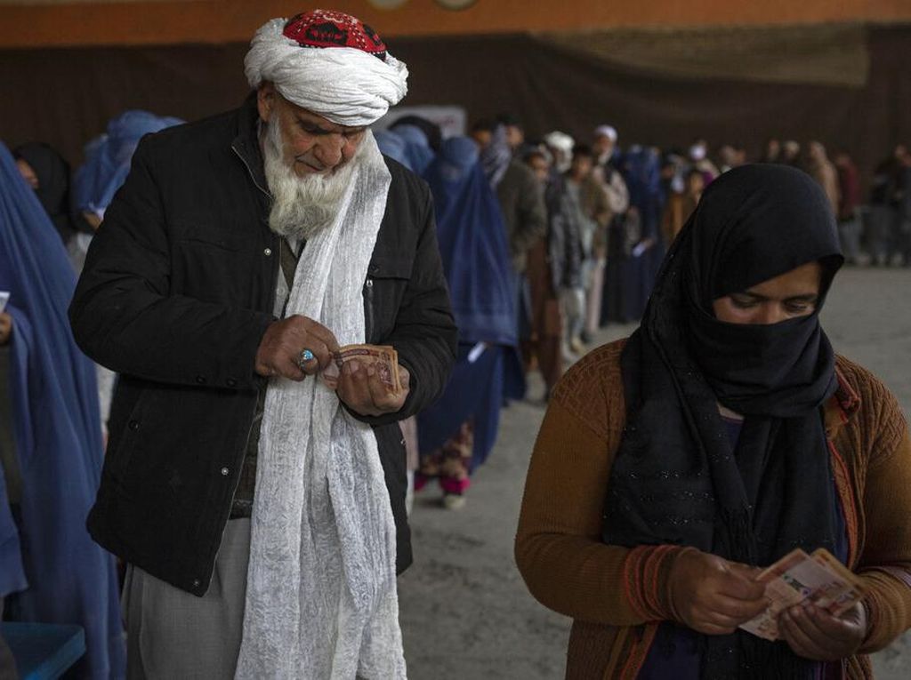 PBB Bagi-bagi Duit ke 3 Ribu Keluarga Afghanistan yang Kesusahan PBB Bagi-bagi Duit ke 3 Ribu Keluarga Afghanistan yang Kesusahan