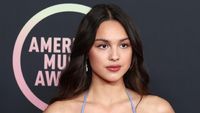 Olivia Rodrigo Tampil Gemerlap dan Transparan di AMA 2021