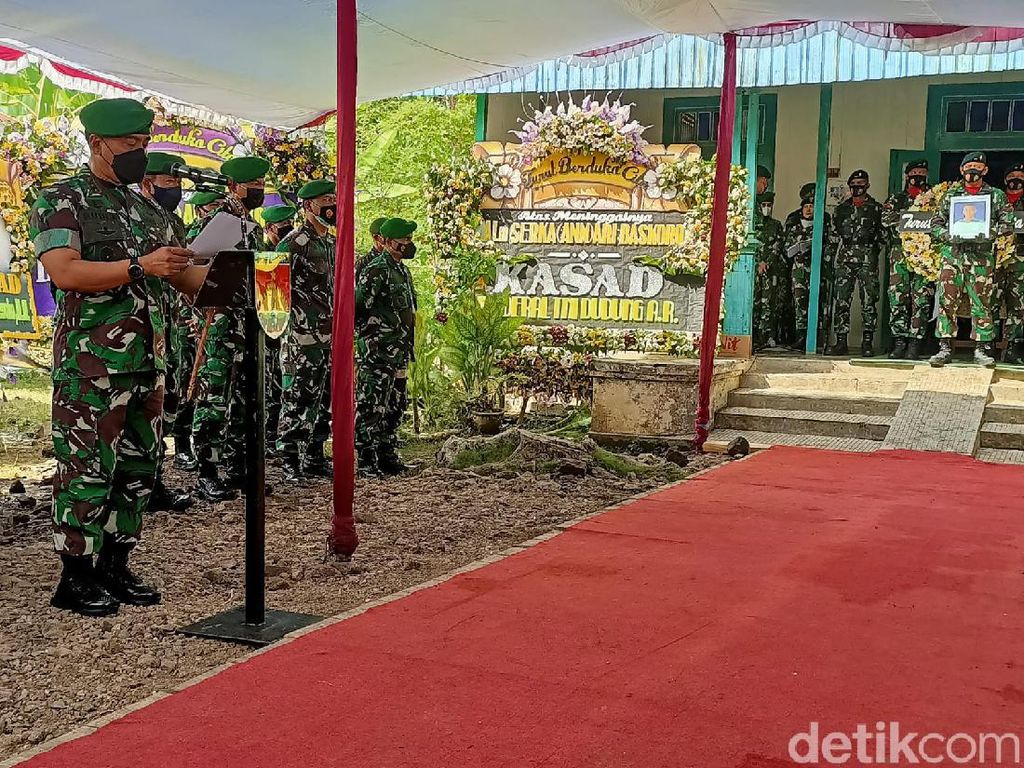 Suasana Duka Selimuti Pemakaman Sertu Ari Baskoro Korban KKB Papua di Kendal