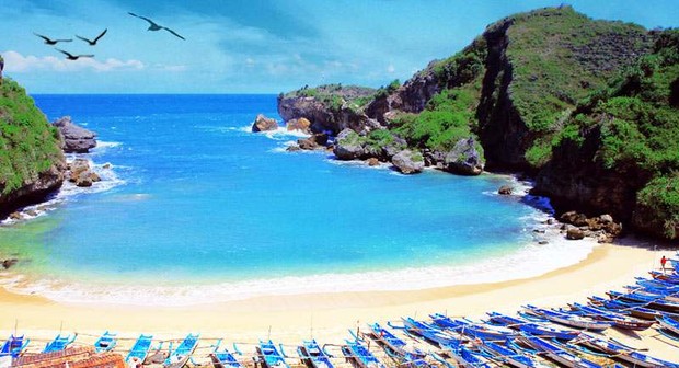 Pantai Ngrenehan merupakan destinasi tepat untuk berlibur/Foto: Pantainesia.com