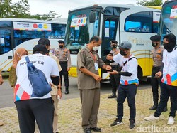 Tak Langsung Pulang, Penonton WSBK Mandalika Serbu Tempat Wisata di Lombok