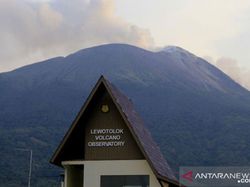 Gunung Ili Lewotolok di Lembata NTT Erupsi Kembali