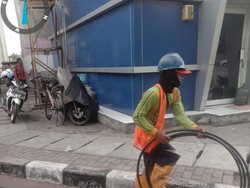 detikcom Do Your Magic: Traffic Light Mulai Dipasang di Simpang JICT yang Penuh Truk