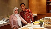 Manisnya Momen Ngopi Ibu Tiri Vanessa Angel, Puput Soedrajat dan Suami