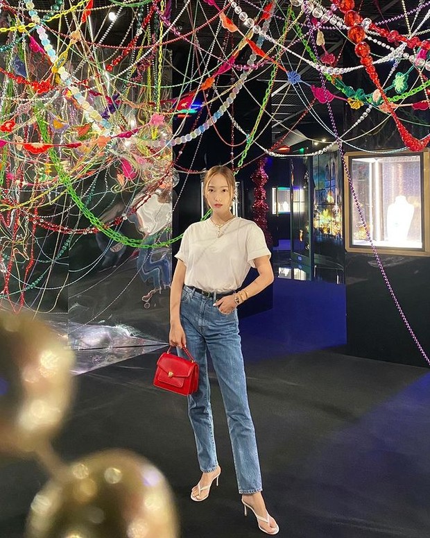 Santai dengan blouse dan jeans