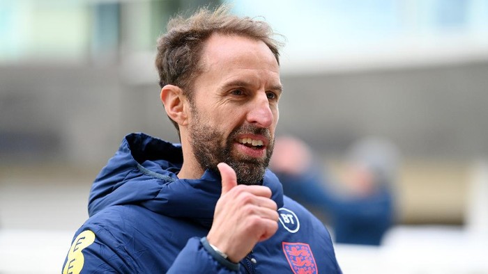 BURTON UPON TRENT, ENGLAND - NOVEMBER 09: Gareth Southgate, Manager of England gestures during a training session at St Georges Park on November 09, 2021 in Burton upon Trent, England. (Photo by Michael Regan/Getty Images)