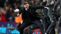 Menurut kamu detikers, sudah cukup oke belum nih performa awal Steven Gerrard jadi manajer di Liga Inggris? (Getty Images/Ryan Pierse)