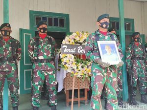 Ibunda Ungkap Telepon Terakhir Sertu Ari yang Gugur Ditembak KKB Papua Ibunda Ungkap Telepon Terakhir Sertu Ari yang Gugur Ditembak KKB Papua