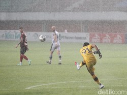 Pertandingan digelar di Stadion Maguwuharjo, Sleman, Senin (22/11/2021) sore.