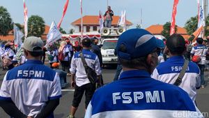 Tolak UMP Jatim Cuma Naik Rp 22.790, Buruh Kumpulkan Duit Receh