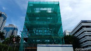 Tugu Jam Thamrin Mulai Direlokasi