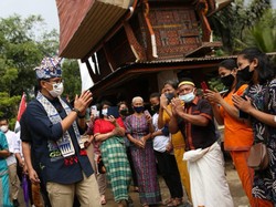 Akun Resmi Kemenparekraf Unggah Acara Sandiaga, Disemprit Relawan