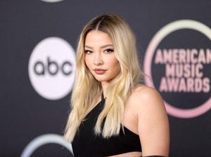 Madelyn Cline Seksi di American Music Awards Madelyn Cline Seksi di American Music Awards