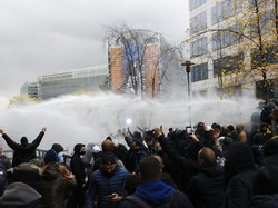 Demo Aturan COVID Bikin PM Belgia Berang, Israel Tangkap Puluhan Hamas