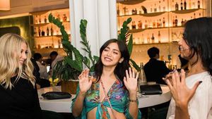 7 Gaya Seksi Jessica Iskandar Pamer Baby Bump di After-party Pernikahan