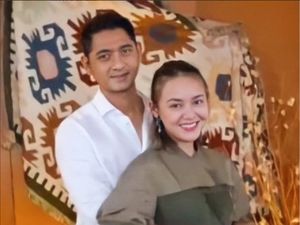 7 Pasang Nama Artis yang Digosipkan Selingkuh dengan Rekan Kerja 7 Pasang Nama Artis yang Digosipkan Selingkuh dengan Rekan Kerja