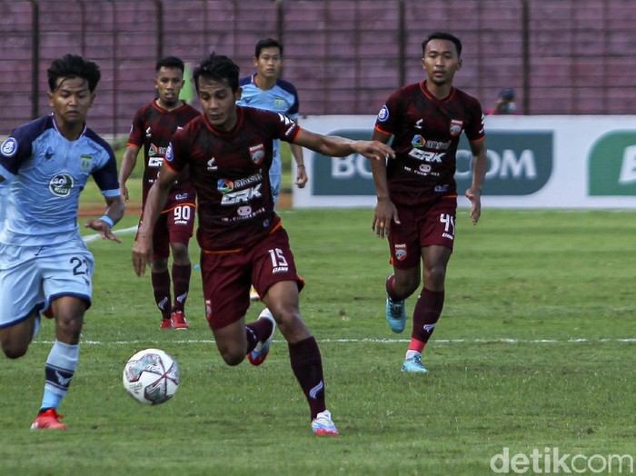 Borneo FC meraih poin sempurna kala bentrok dengan Persela Lamongan dalam lanjutan BRI Liga 1. Pesut Etam menaklukkan Laskar Joko Tingkir 2-0.