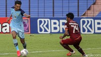 Persela gagal mencetak gol hingga wasit meniup pluit panjang. Duel tuntas dengan skor 2-0 untuk kemenangan Borneo.