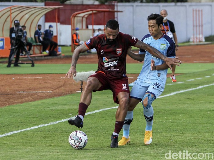 Borneo FC meraih poin sempurna kala bentrok dengan Persela Lamongan dalam lanjutan BRI Liga 1. Pesut Etam menaklukkan Laskar Joko Tingkir 2-0.