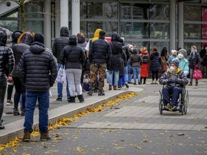 Amukan COVID-19 di Eropa Bikin Pemulihan Ekonomi Sirna