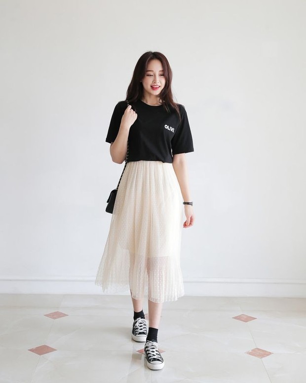 Gaya boyish dan girly dalam satu look