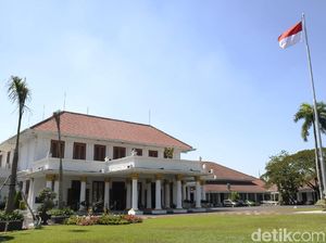 Dibangun 1795, Gedung Grahadi Surabaya Masih Terlihat Kokoh dan Megah