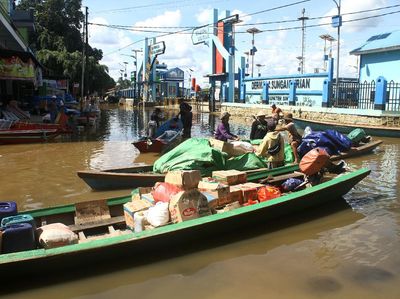 Geliat Pasar Sungai Durian Saat Banjir Sintang Berangsur Surut