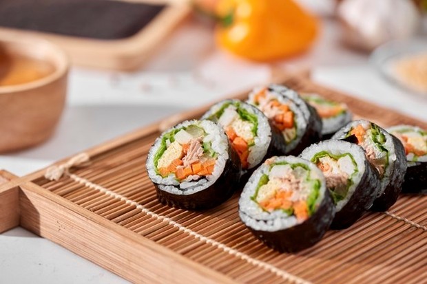 Gimbap menjadi salah satu makanan Korea yang banyak digemari/Foto: Freepik.com/Makistock