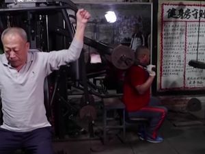 Nggak Mau Kalah dari Pemuda, Para Lansia Ini Dirikan Gym Agar Bisa Kekar