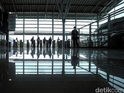Polisi Jaga Stasiun-Terminal di Bekasi Cegah Pelajar Ikut Demo 11 April