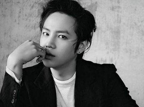 Jang Geun Suk menjadi pasangan Park Shin Hye dalam drama You're Beautiful