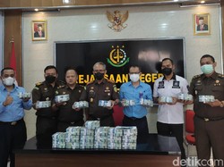 Uang Rp 1,4 M Disita dari Koruptor Kredit Usaha Peternakan Sapi di Jombang