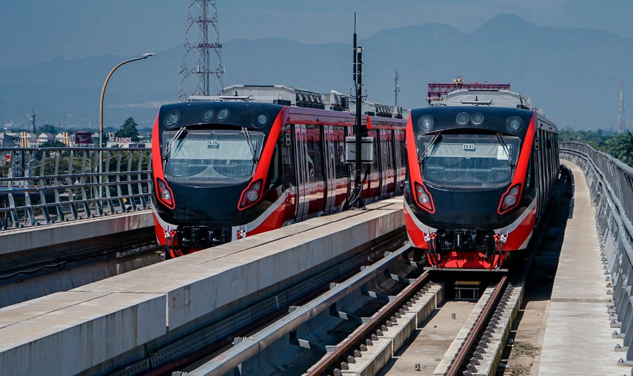 LRT Jabodebek ditargetkan beroperasi pada Agustus 2022 mendatang. Nantinya LRT Jabodebek akan beroperasi otomatis tanpa masinis. Penasaran?