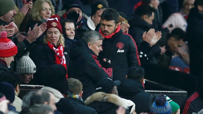 MANCHESTER, ENGLAND - JANUARY 19:  Ole Gunnar Solskjaer, Interim Manager of Manchester United and coach Michael Carrick celebrate victory after the Premier League match between Manchester United and Brighton & Hove Albion at Old Trafford on January 19, 2019 in Manchester, United Kingdom.  (Photo by Jan Kruger/Getty Images)