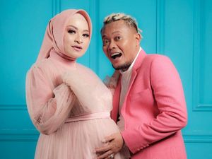 8 Foto Maternity Nathalie Holscher, Sule Tampil Dengan Gaya Rambut Gimbal