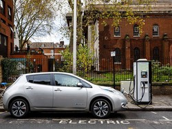 Kendaraan Listrik Enggak Bikin Pusing Kalau Harga BBM Naik