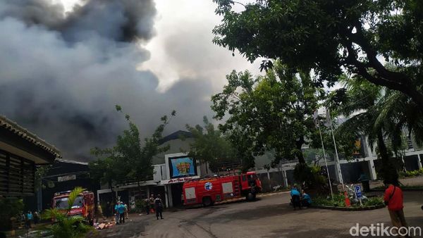 Pabrik Dua Kelinci Pati Terbakar, Begini Kondisinya