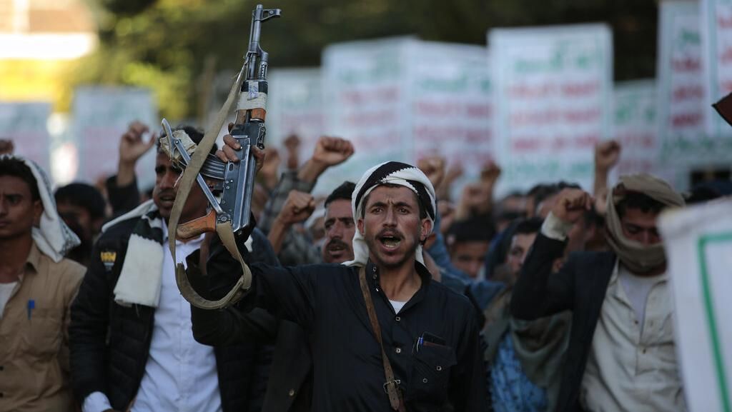 Pendukung Houthi Tolak Intervensi AS dan Koalisi Arab Saudi