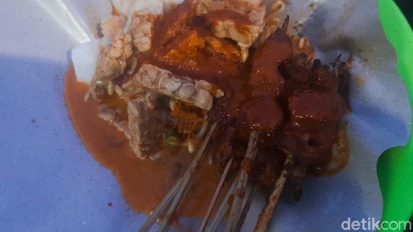 Nikmatnya Sate Pasar Seni di Lombok Berkuah Pedas Nyengat