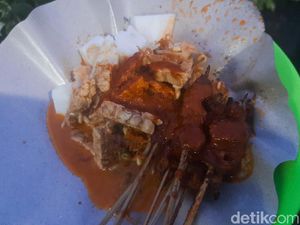 Nikmatnya Sate Pasar Seni di Lombok Berkuah Pedas Nyengat Nikmatnya Sate Pasar Seni di Lombok Berkuah Pedas Nyengat