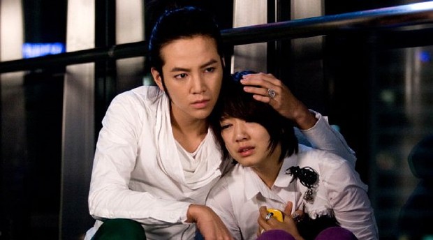 scene mengharukan Park Shin Hye dan Jang Geun Suk dalam drama You're Beautiful