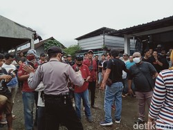 Kasus Racun Maut Ipar di Klaten Direkonstruksi, Warga Padati Rumah Korban
