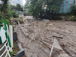 Sungai Brantas Meluap, Warga Kota Malang Waswas