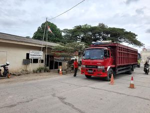 detikcom Do Your Magic: Jl Perancis Tangerang Diperbaiki, Truk Antre hingga 1 Jam detikcom Do Your Magic: Jl Perancis Tangerang Diperbaiki, Truk Antre hingga 1 Jam