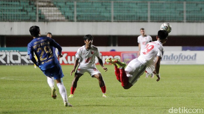 PSIS Semarang sukses tumbangkan PSM Makassar 1-0 dalam laga lanjutan Liga 1 2021. Gol tunggal kemenangan Mahesa Jenar diciptakan oleh Bruno Silva.