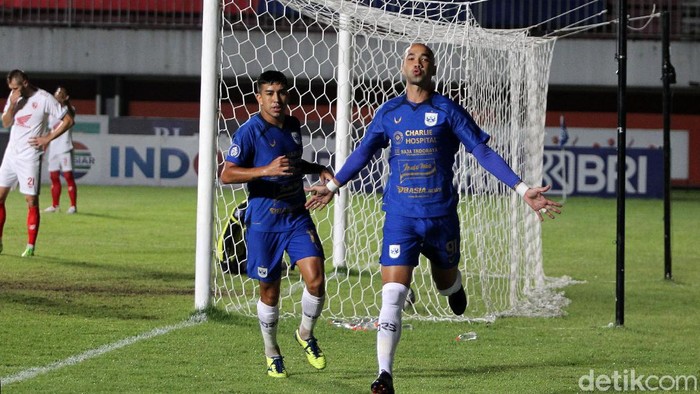 Tundukkan PSM Makassar, PSIS Semarang Unggul 1-0 PSIS Semarang sukses tumbangkan PSM Makassar 1-0 dalam laga lanjutan Liga 1 2021. Gol tunggal kemenangan Mahesa Jenar diciptakan oleh Bruno Silva.