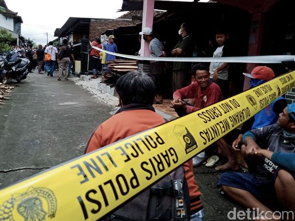 Warga Ramai-ramai Nonton Rekonstruksi Kasus Racun Maut di Klaten