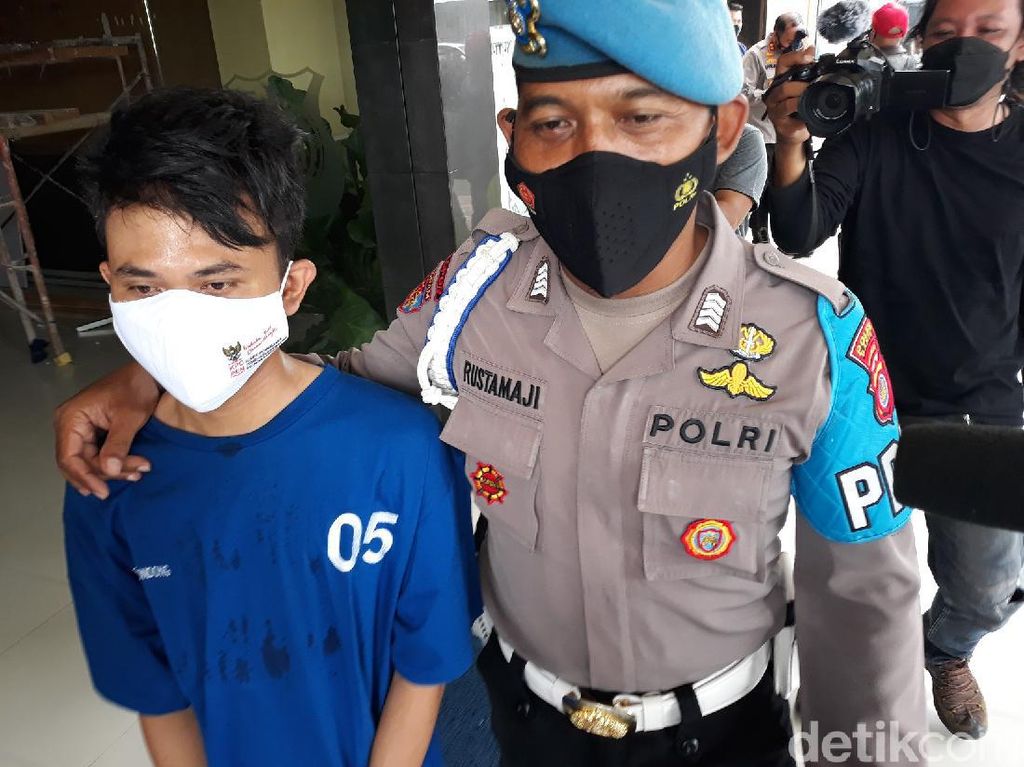 Bucin! Alasan Anak Tega Jual Perabot-Preteli Genting Saat Ibu Kerja Bucin! Alasan Anak Tega Jual Perabot-Preteli Genting Saat Ibu Kerja