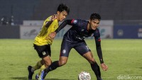 Kemenangan ini membawa Singo Edan ke peringkat kedua klasemen dengan 26 angka.